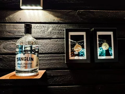Black Powder Gin
